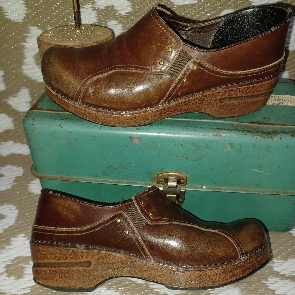 Women's Brown Leather Slip-On Clogs